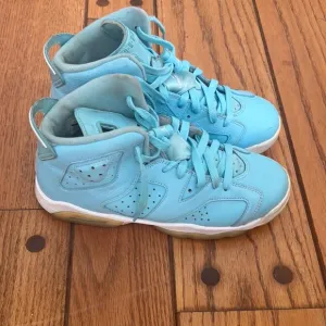Jordan retro 6 Pantone blue boys 6.5 ladies 8 shoes sneakers basketball
