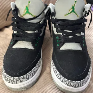 Jordan Retro III Pine Greens Size 8 Adult