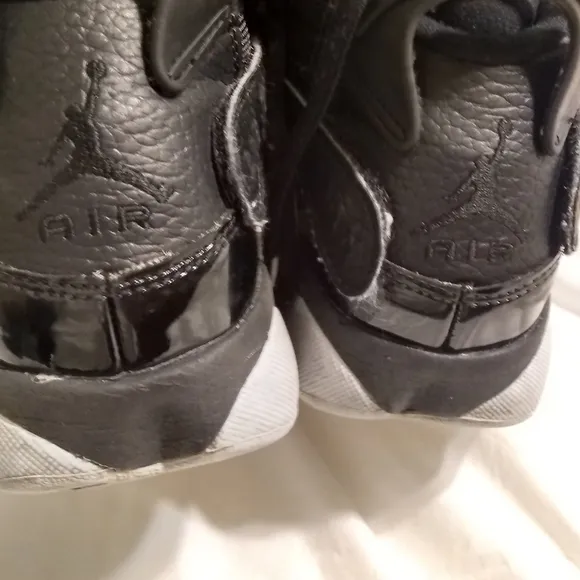 Jordan ( Retro)tennis/ basketball shoes