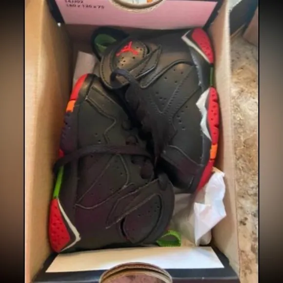 Jordan’s 7 retro BT size 4 todder shoes
