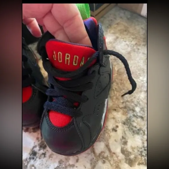 Jordan’s 7 retro BT size 4 todder shoes