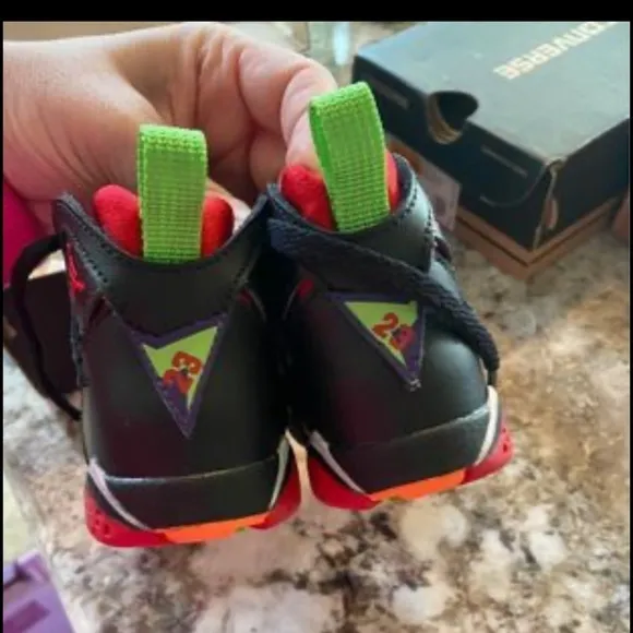 Jordan’s 7 retro BT size 4 todder shoes