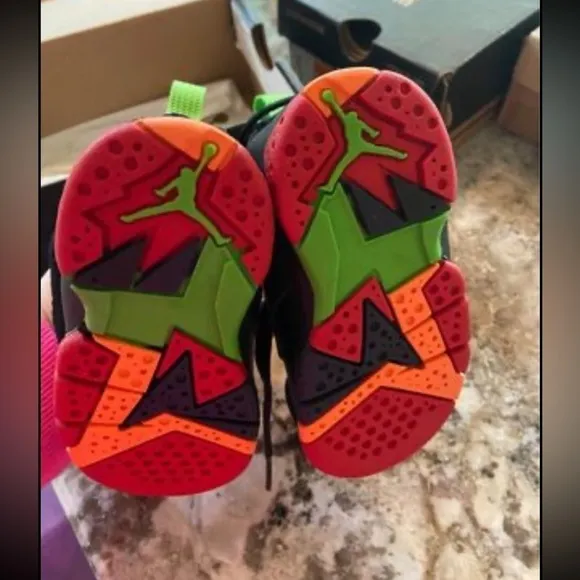 Jordan’s 7 retro BT size 4 todder shoes