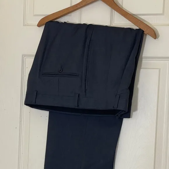 Jos. A. Bank Men’s Charcoal Suit Set Size 41R &amp; 35R