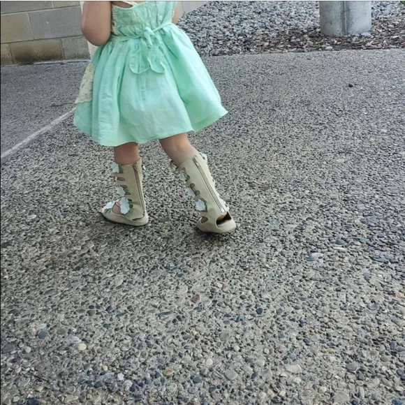Joyfolie ”Seraphina in gardenia” gladiator boho sandals suede &amp; flowers