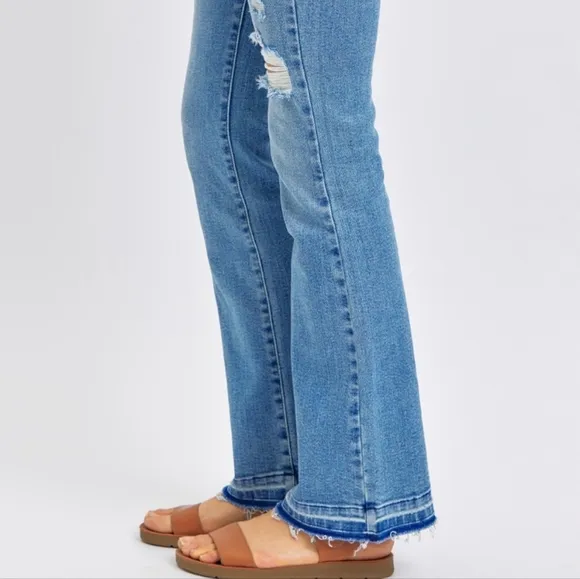 Judy Blue Mid-Rise Straight Leg Distressed Denim Torn Knee Raw Hem Jeans Pants