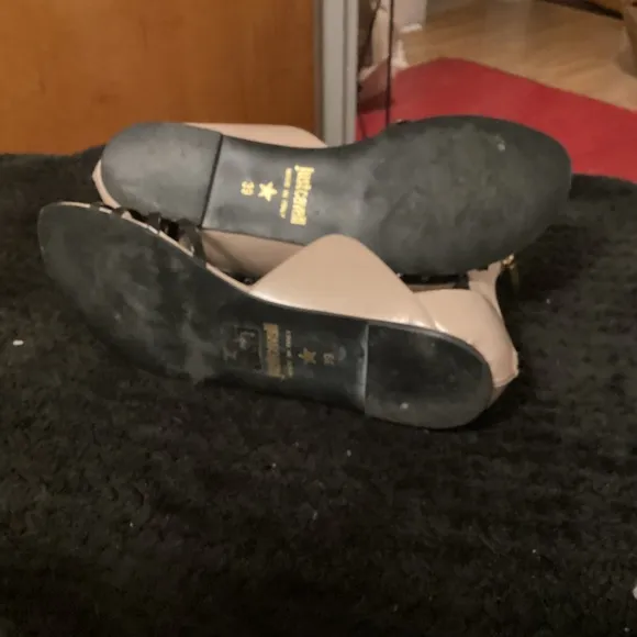 JUST CAVALLI  GLADIATOR STYLE FLAT SANDAS SZ EURO 39