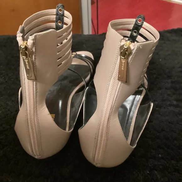 JUST CAVALLI  GLADIATOR STYLE FLAT SANDAS SZ EURO 39