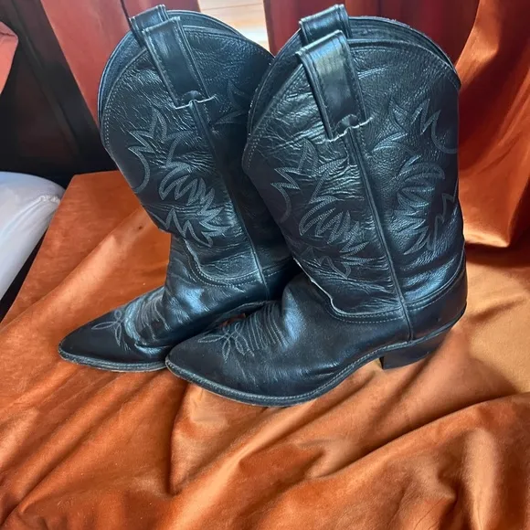 Justin boots. Black excellent condition