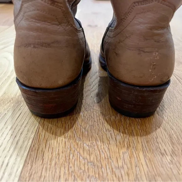 Justin vintage leather cowgirl boots, tan with heart inlay, made in USA size 5