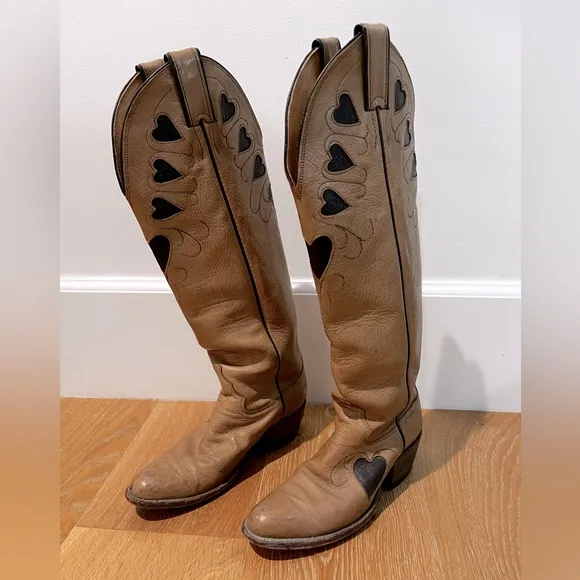 Justin vintage leather cowgirl boots, tan with heart inlay, made in USA size 5