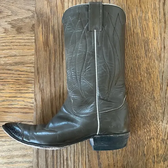 Justin Women’s Retro Cowboy Boot size 6 1/2 A