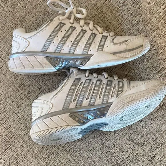K-Swiss white tennis shoe sneakers size women’s 7