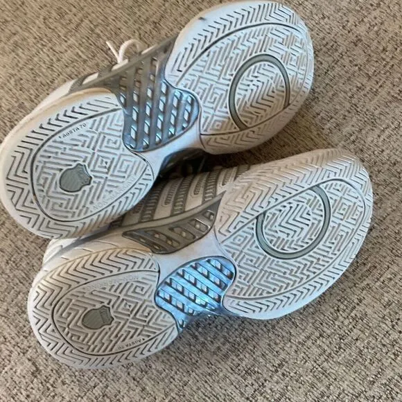 K-Swiss white tennis shoe sneakers size women’s 7