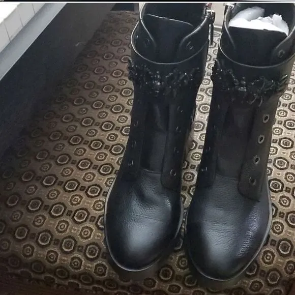 Karl Lagerfeld Black Pebble leather boots size 7.5 black jewels embellished edgy