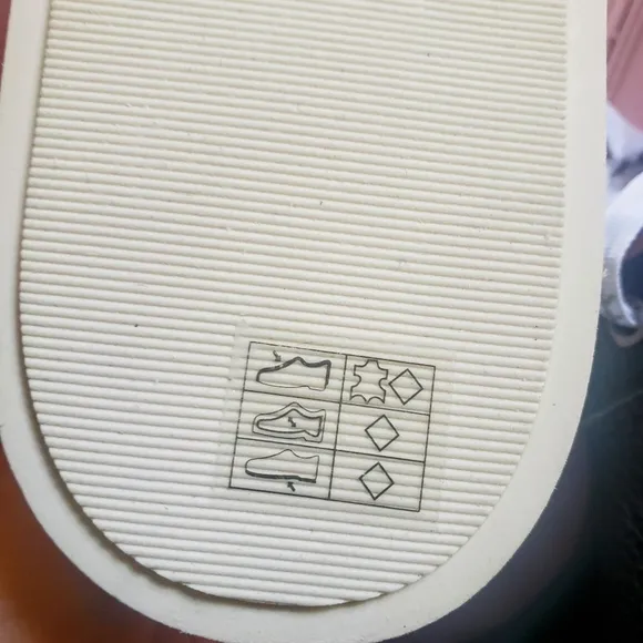 Karl Lagerfeld Cate Pins Lace Up Sneakers, 9,  NEW Without Box