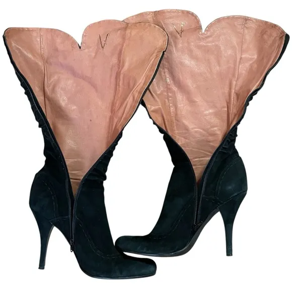 Knee High Black Suede-like Round Toe Zip inside Button Accent Vince Camuto 9.5