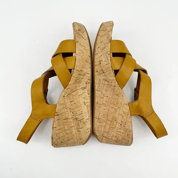 Kork Ease sandals. Size 6