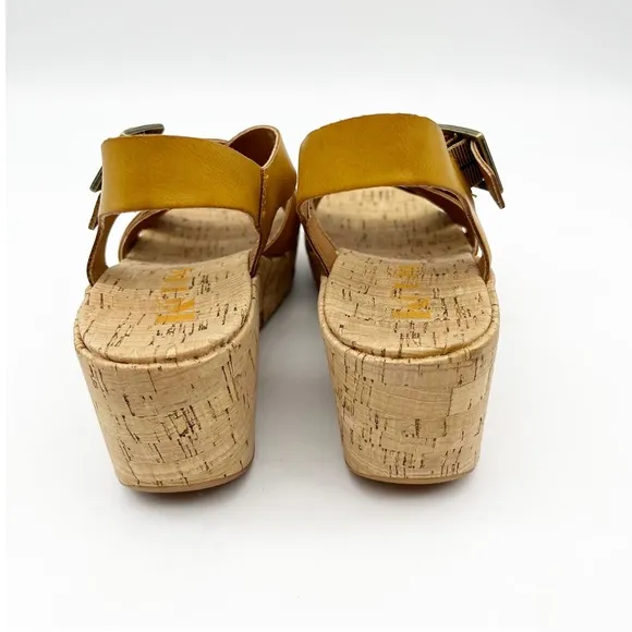 Kork Ease sandals. Size 6