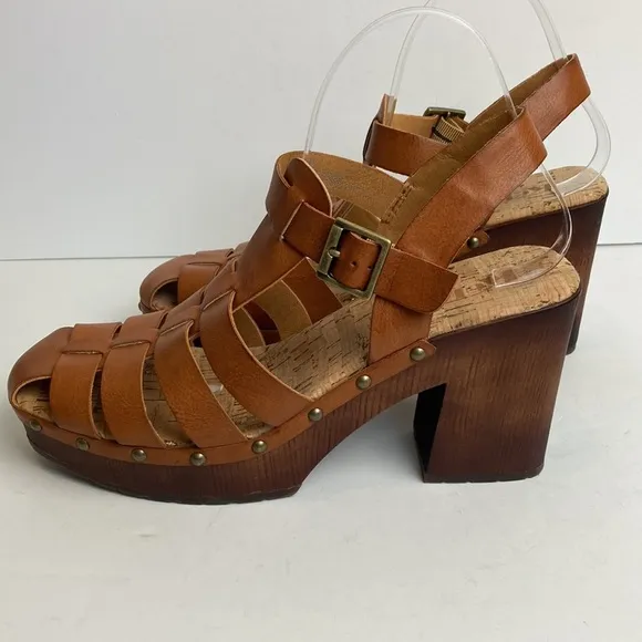 Korks Whitney Platform Sandals Size 10 Fisherman Studded Heeled Boho Summer