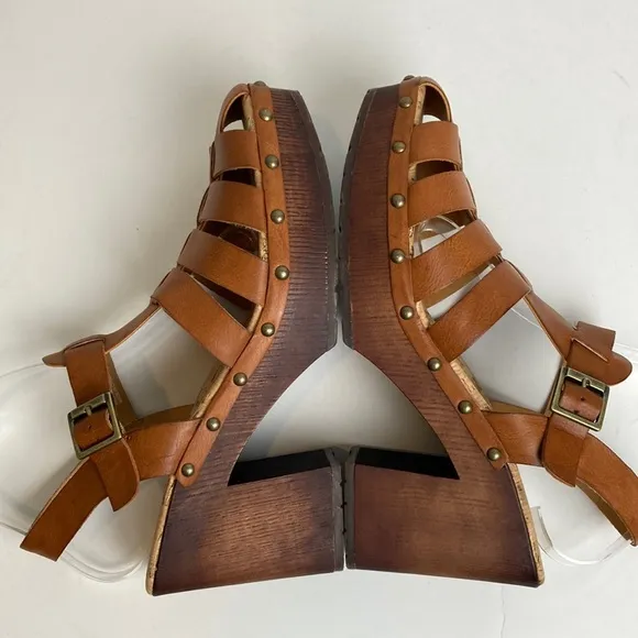Korks Whitney Platform Sandals Size 10 Fisherman Studded Heeled Boho Summer