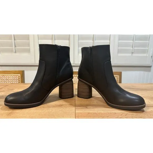 Korks Women's Destiny Black Boots Size 10 NWOT Man Made Upper Chic Flattering