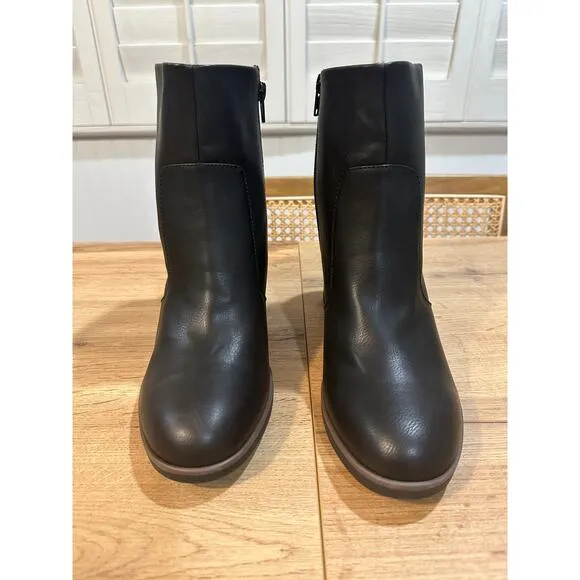 Korks Women's Destiny Black Boots Size 10 NWOT Man Made Upper Chic Flattering