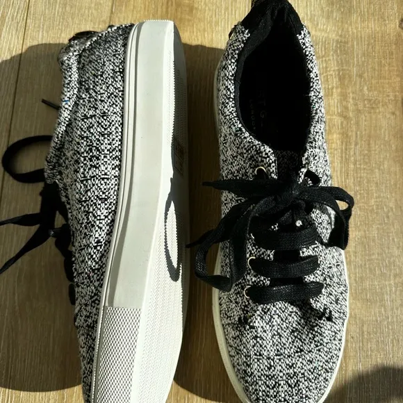 KURT GEIGERLUDO WOVEN SNEAKERS /WOMENS/ SZ 40