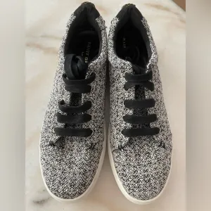KURT GEIGERLUDO WOVEN SNEAKERS /WOMENS/ SZ 40