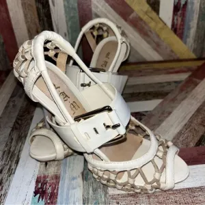 L.A.M.B. Flavia Ivylea High Heels Shoes EUC Peep Toe Buckle  Sexy Cream/Tan 7.5