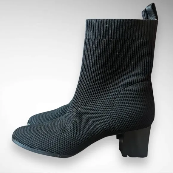 L'AMOUR DES PIEDS Picarus Black Stretch Knit Bootie With Heel Size 7 | EUC