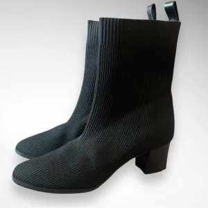 L'AMOUR DES PIEDS Picarus Black Stretch Knit Bootie With Heel Size 7 | EUC