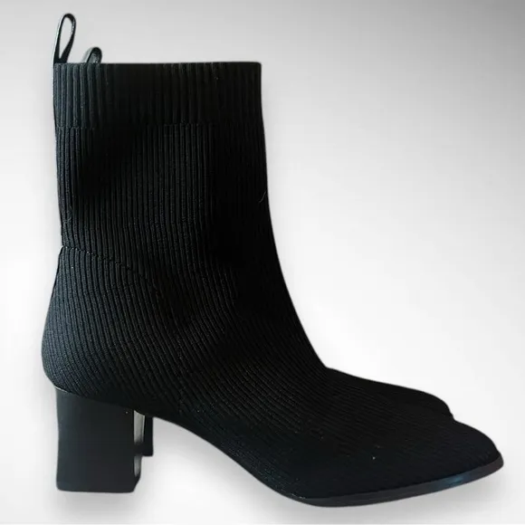 L'AMOUR DES PIEDS Picarus Black Stretch Knit Bootie With Heel Size 7 | EUC