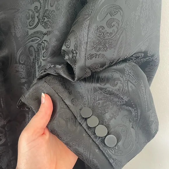 Lansky Bros. Clothier To The King Floral Black Men's 52L Polyester 2 Button Slim