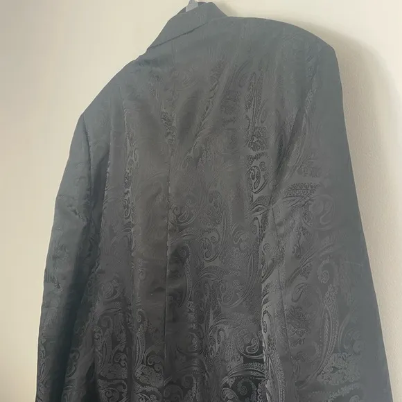Lansky Bros. Clothier To The King Floral Black Men's 52L Polyester 2 Button Slim