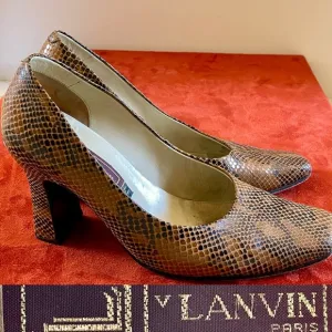 LANVIN Paris Chic Snakeskin Embossed Classic LEATHER PUMPS Size 9 1/2 (25 1/2)