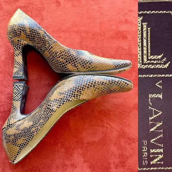 LANVIN Paris Chic Snakeskin Embossed Classic LEATHER PUMPS Size 9 1/2 (25 1/2)