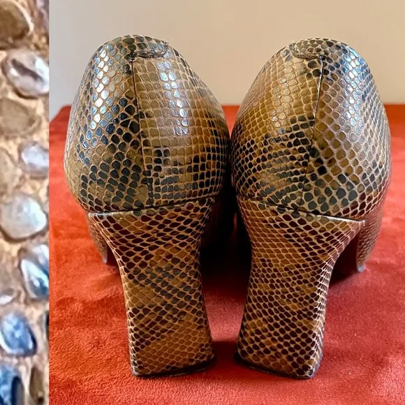 LANVIN Paris Chic Snakeskin Embossed Classic LEATHER PUMPS Size 9 1/2 (25 1/2)