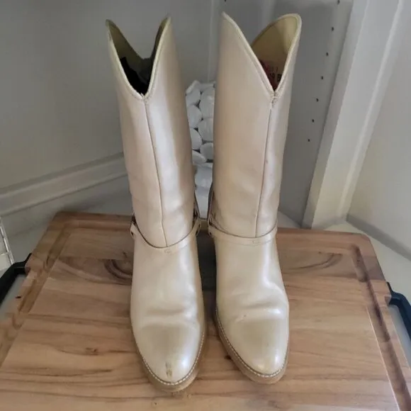 Laredo Chic Vintage Beige  Stacked Heel Boot - 9B
