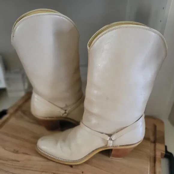 Laredo Chic Vintage Beige  Stacked Heel Boot - 9B