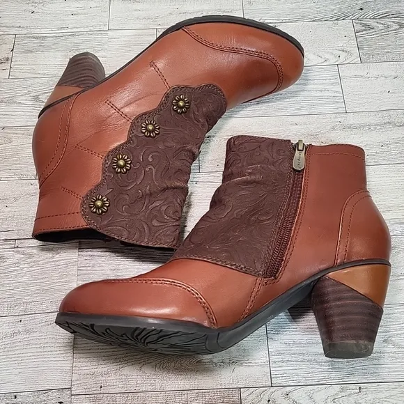 L'Artiste by Spring Step Belgard Women's Brown Leather Ankle Bootie Size 6 / 36