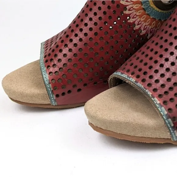 L'Artiste Millie Open Toe Clog Sandal Perforated Leather Ankle Strap Floral 8