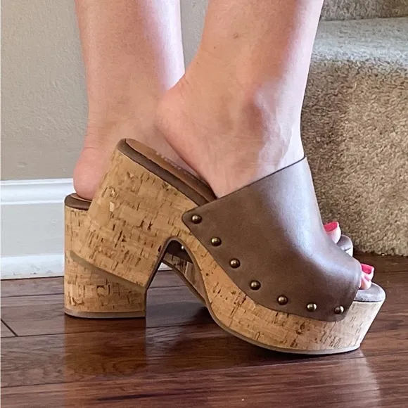 LAST 1! corkys footwear bada bing platform mule sandals in brown distressed