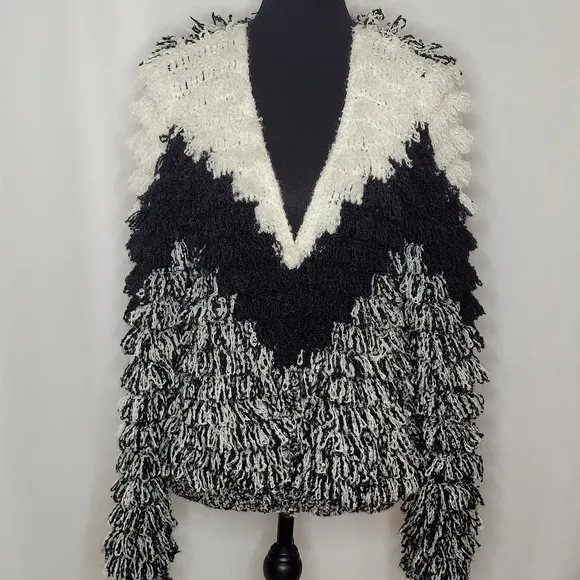 Le Sweater Vintage Hand Knit Black &amp; White Shaggy Loop 1970's Sweater - Size M
