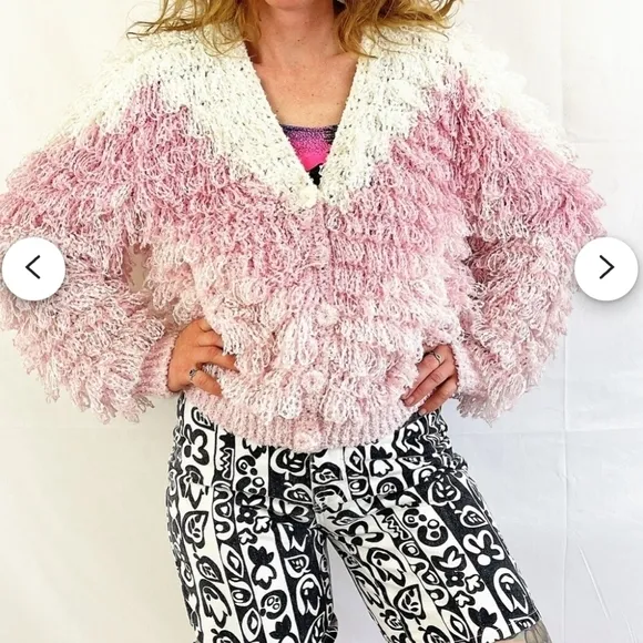 Le Sweater Vintage Hand Knit Black &amp; White Shaggy Loop 1970's Sweater - Size M