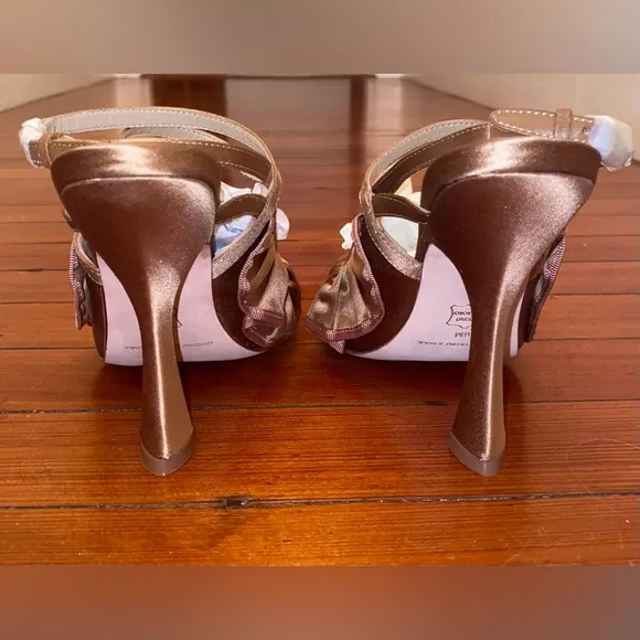 LEON MAX Eclipse Satin Ruffled Heel Sandals in Tan/Beige Size 6 NEW