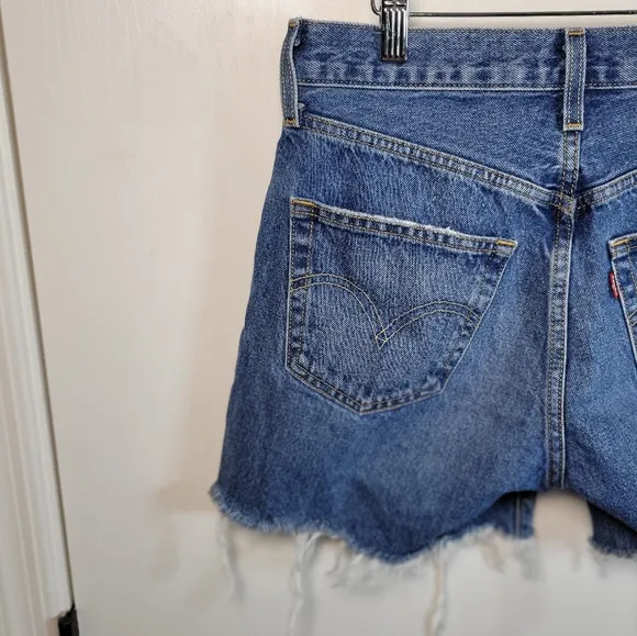 Levi’s Premium 501 High-Rise Button Fly Denim Shorts Size 27