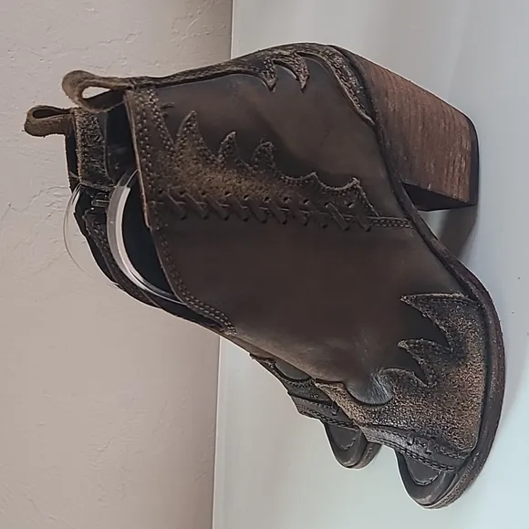 Liberty Black Peep Toe Western Bootie T Moro Brown Leather Size 8