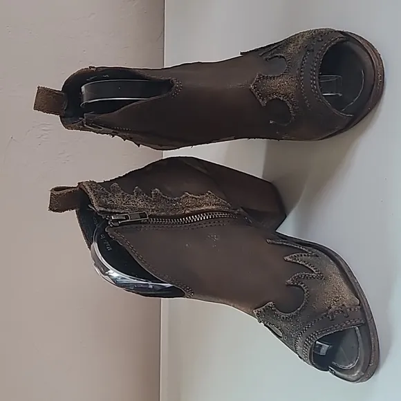 Liberty Black Peep Toe Western Bootie T Moro Brown Leather Size 8