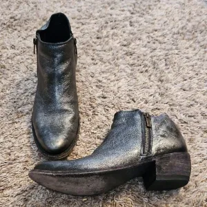 Liberty Black Double Zipper Ankle Boots size 10